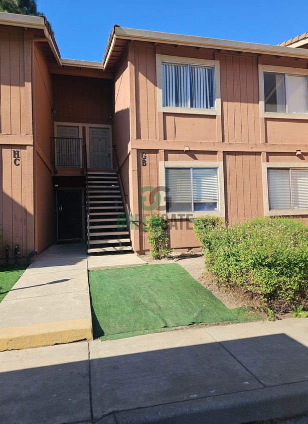 Foto principal - 495 Cherry Ln