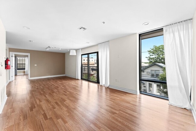 Building Photo - 125 70th St