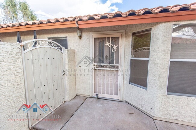 Foto del edificio - 3320 W Golden Ln