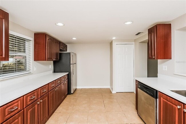 Building Photo - 3914 Pensdale Dr