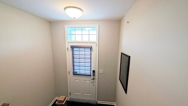 Foto del edificio - 3S140 Barkley Ave