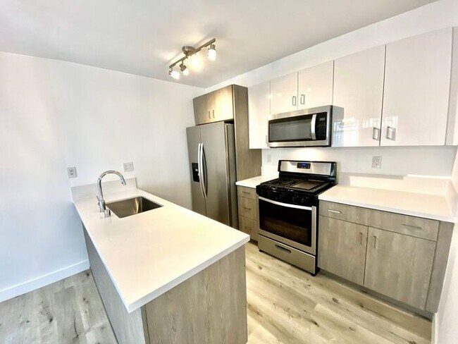 Foto del edificio - 750 N Inglewood Ave