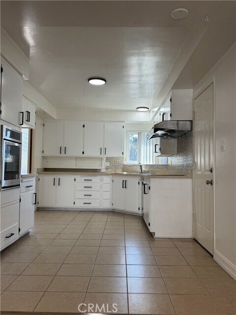 Foto del edificio - 21023 Donora Ave