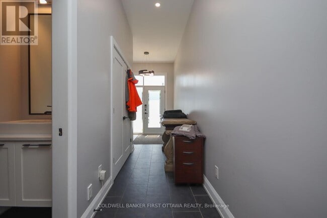 Photo du bâtiment - 165 Wesley Ave