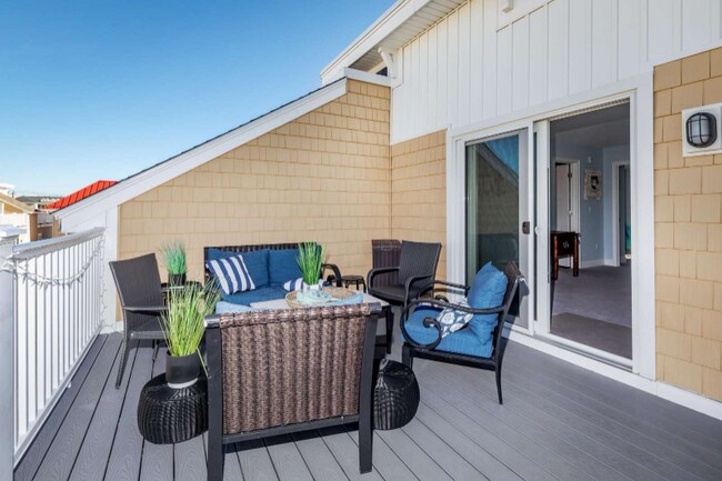 Foto del edificio - 128 Ashworth Ave