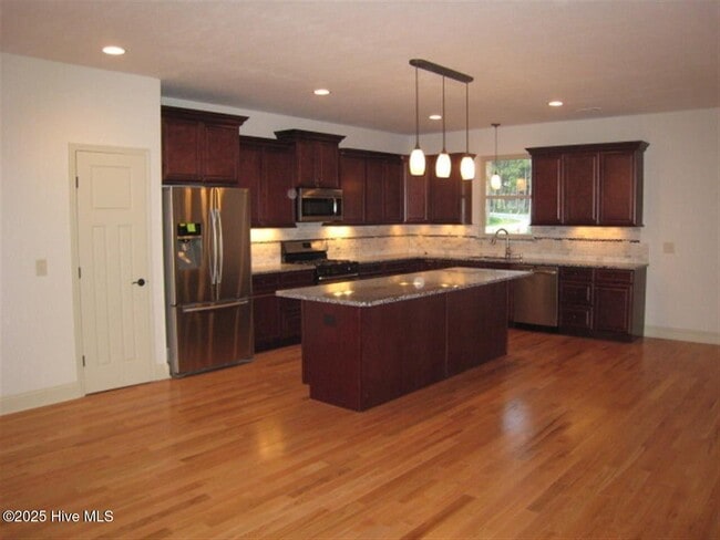 Building Photo - 165 Devon Cir