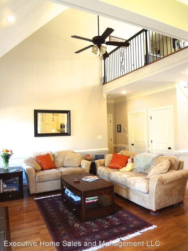 Foto del edificio - 3 br, 2.5 bath House - 212  Laurel Drive