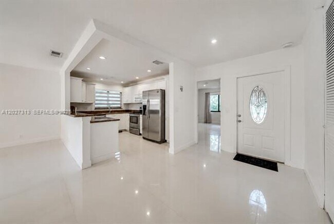 Foto del edificio - 36 Chestnut Cir