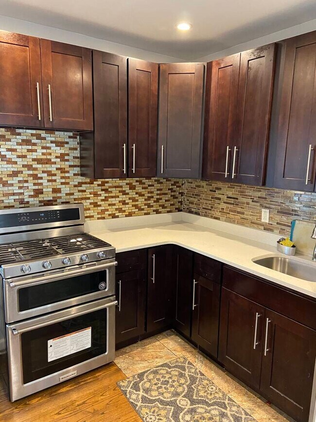 Foto del edificio - 622 E 39th St