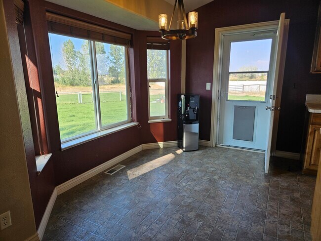 Building Photo - 4007 E 66 N
