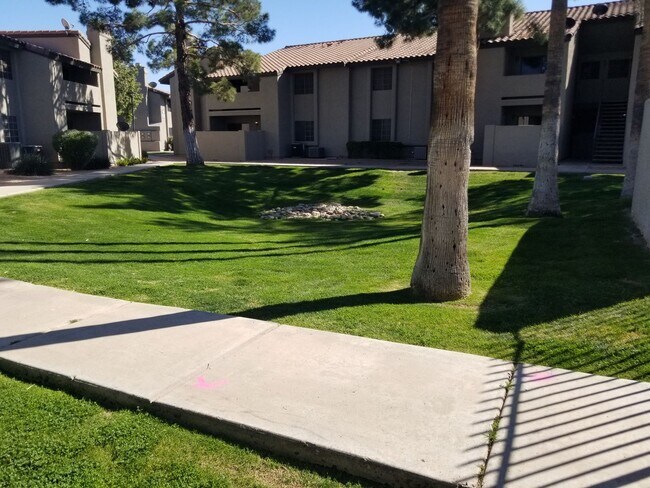 Foto del edificio - COMING SOON 2 BEDROOM 2 BATH CONDO WOODGLE...