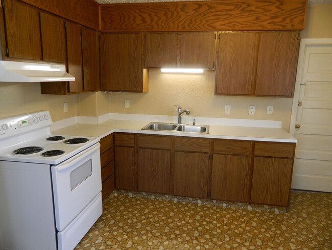 Kitchen - 522 N 14th St
