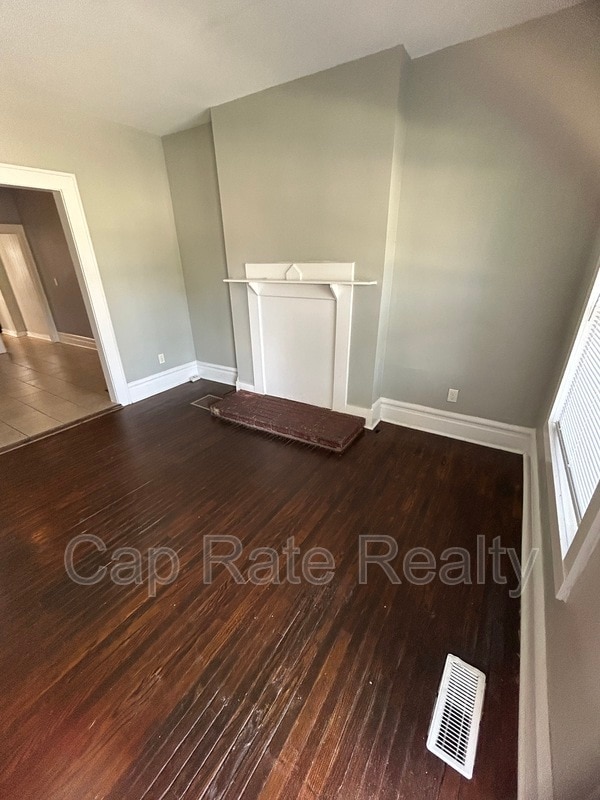 Building Photo - 807 E 2nd Ave