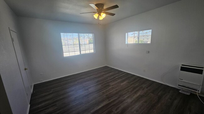 Building Photo - 235 E Anaheim St