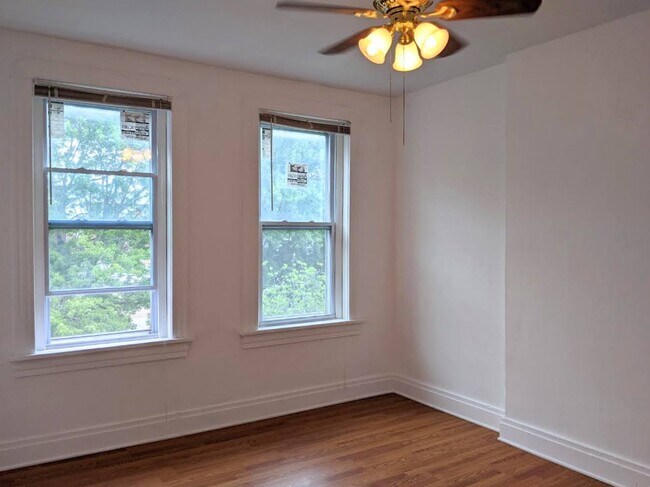 Foto del edificio - 3463 Grace Ave