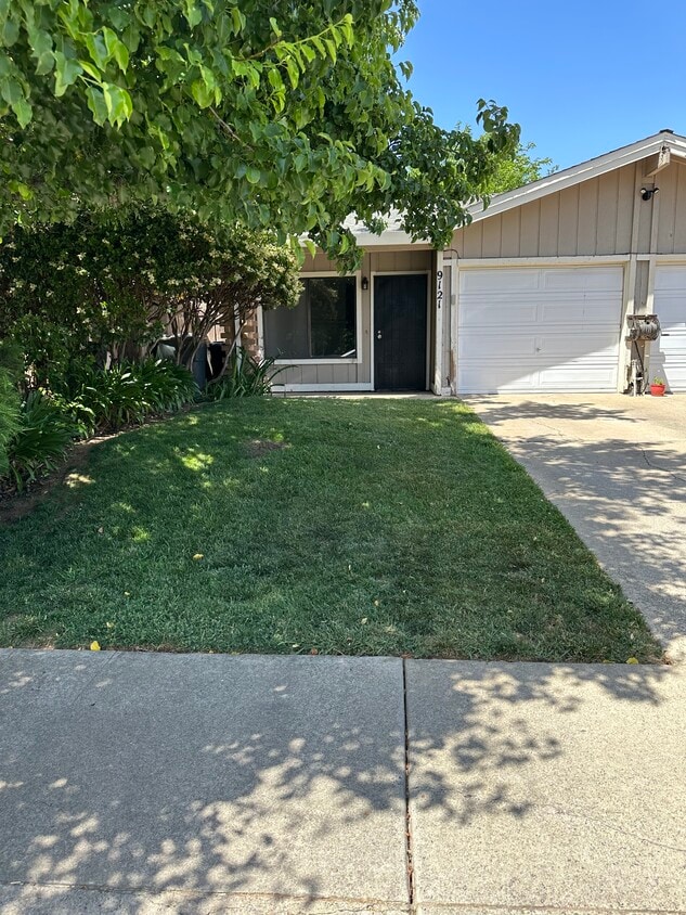 9121 Nasreen Dr, Sacramento, CA 95826 Townhome Rentals in Sacramento
