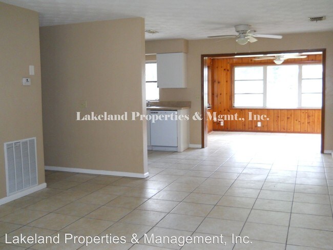 Building Photo - 3 br, 2 bath House - 2245 SW Avenue C