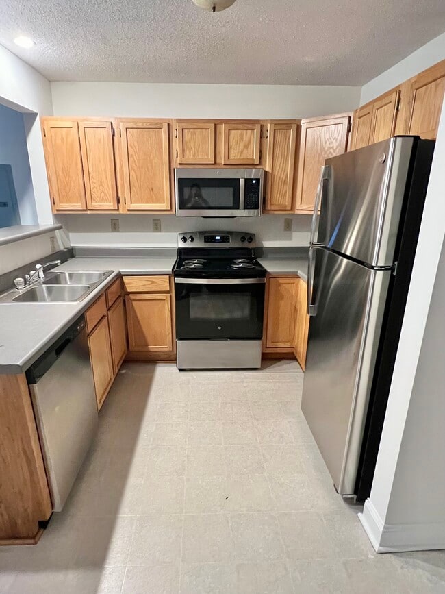 Building Photo - 1618 1st Ave