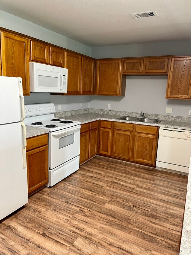 23282 High Point St, Prairie View, TX 77445 Townhouse for Rent in