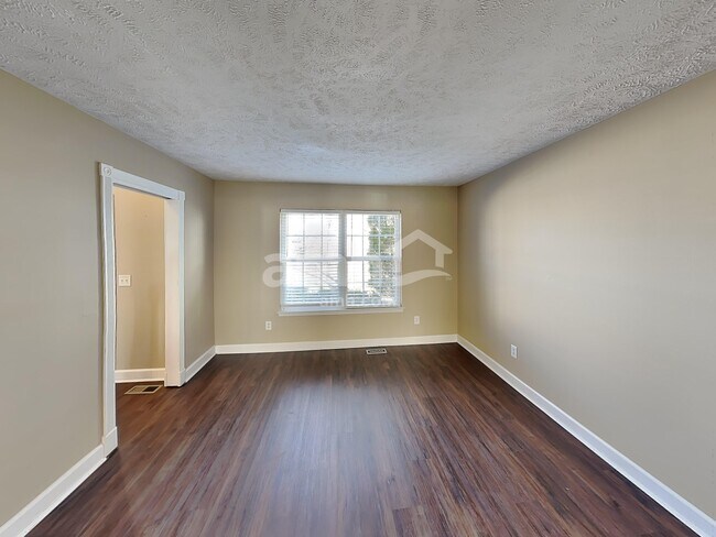 Foto del edificio - 1905 Thesa Ct