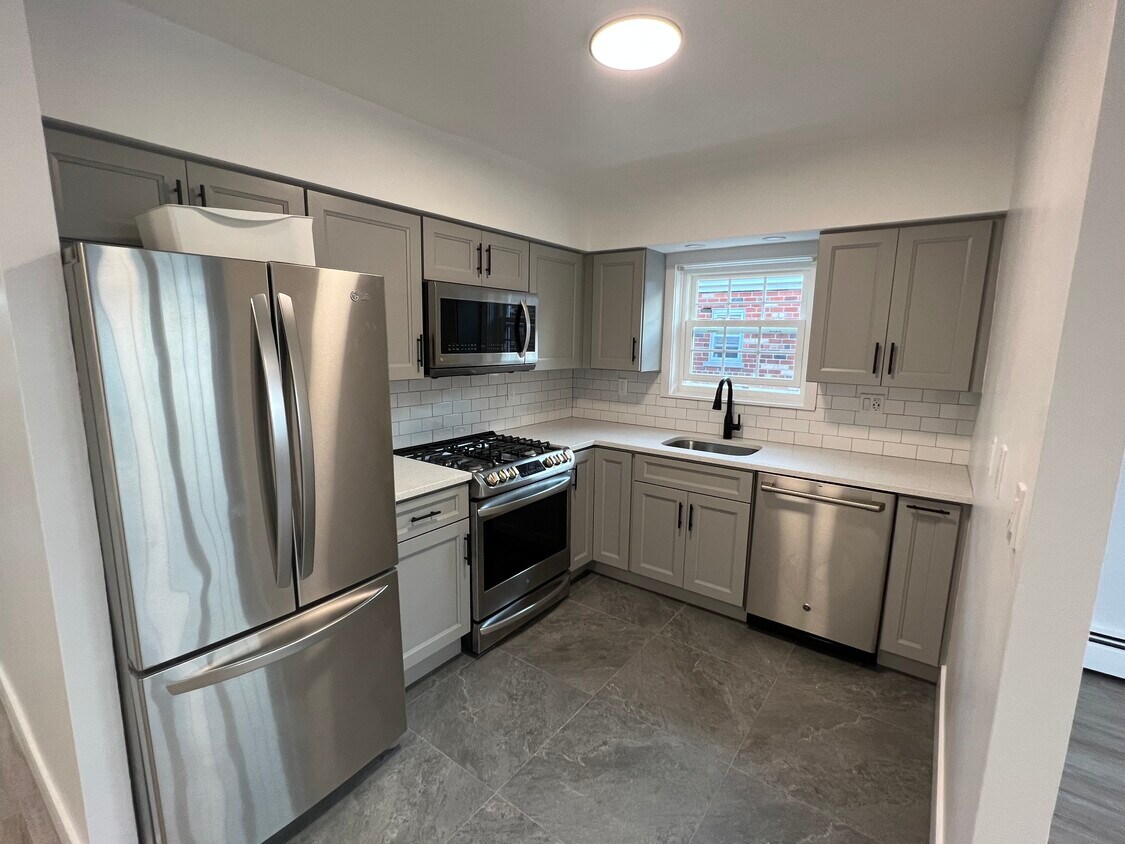 Foto principal - 3113 Harding Ave