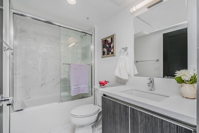 Building Photo - ST Townhomes at Romaine