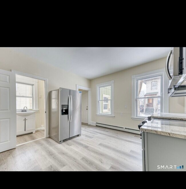 Building Photo - 75-75 Cabot St