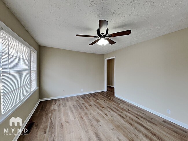 Foto del edificio - 1172 Bingham Rd