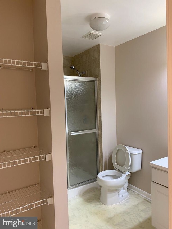 Building Photo - 47081 Glenaire Ct