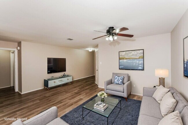 Foto del edificio - 4549 Lacebark Ln