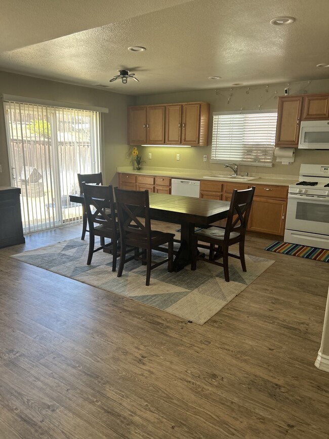 Foto del edificio - 53226 Compassion Way