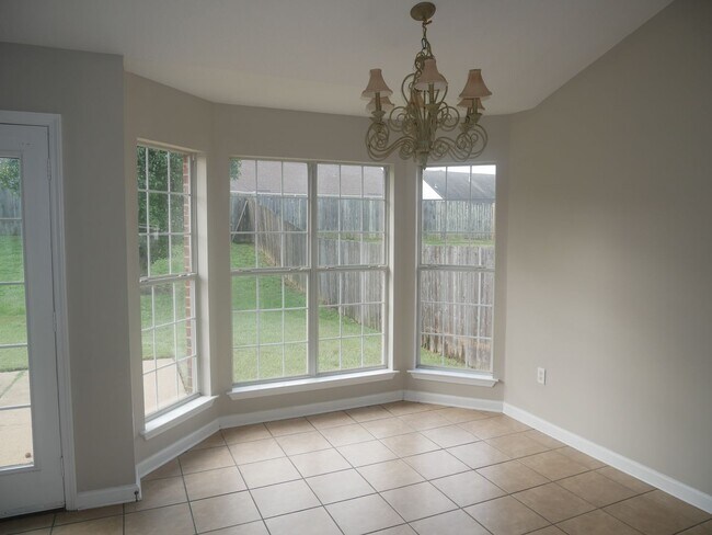 Building Photo - 1765 Madison Cove E