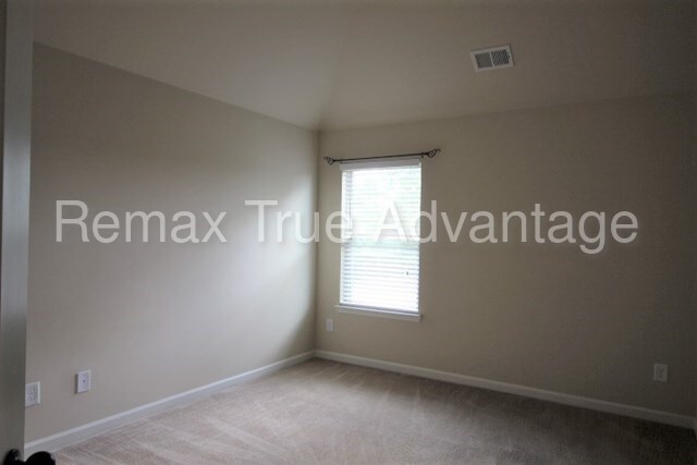 Foto del edificio - 3054 Parkridge Dr