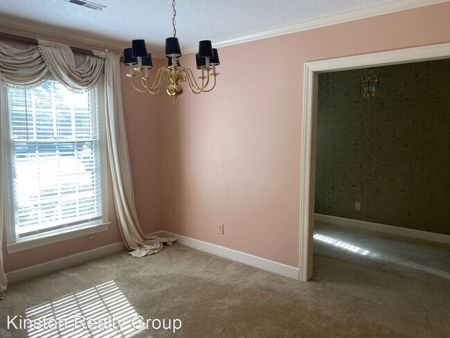 Building Photo - 2 br, 2 bath House - 821 Greenbriar Road