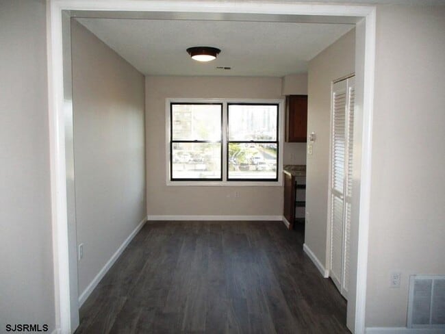 Building Photo - 14 Galleon Ct