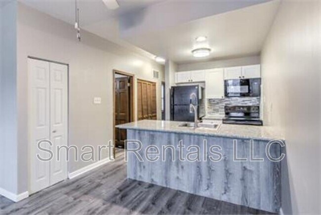 Foto del edificio - 3829 McRee Ave