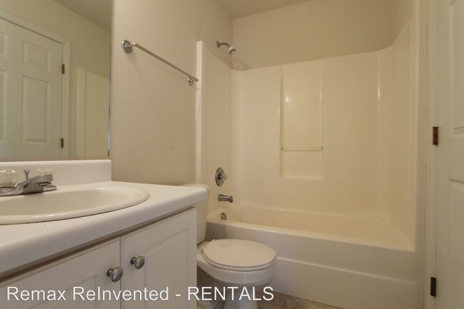 Building Photo - 2204 Lions Mane Dr