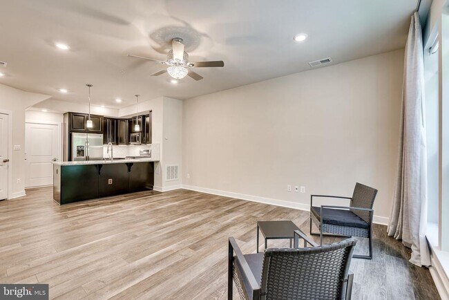 Foto del edificio - 2340 Water Promenade Ave