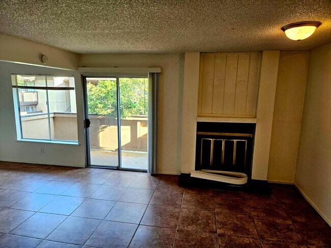 Foto del edificio - Spacious 2/1 Condo in Gated Community