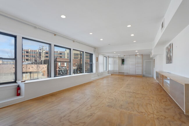 Building Photo - 4837 W Irving Park Rd