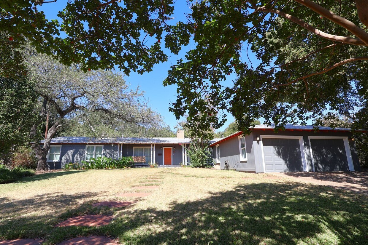 Primary Photo - Rare opportunity for amazing Hill Country ...