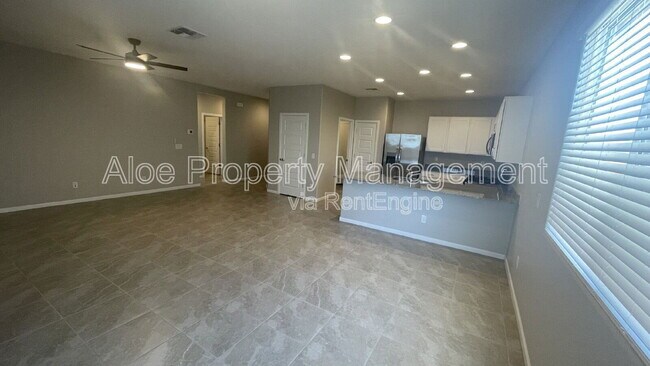 Building Photo - 36415 W Maddaloni Ave