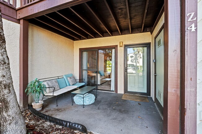Foto del edificio - 17620 Front Beach Rd