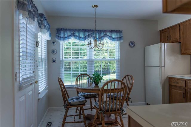 Foto del edificio - 2555 Youngs Ave