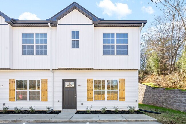 Foto del edificio - Spring St. Townhomes