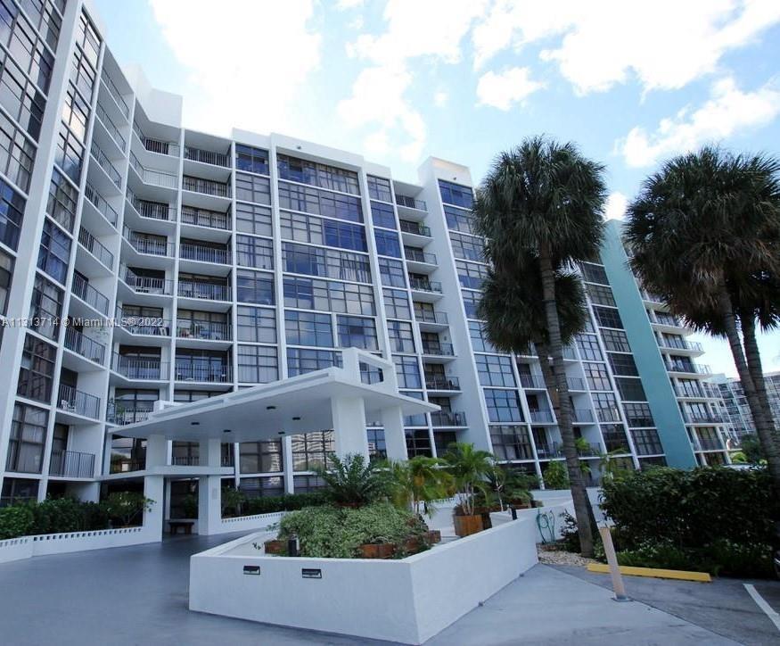 400 Leslie Dr Unit 901, Hallandale Beach, FL 33009 Room for Rent in