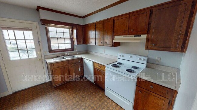 Foto del edificio - 184 Hidden Hill Rd