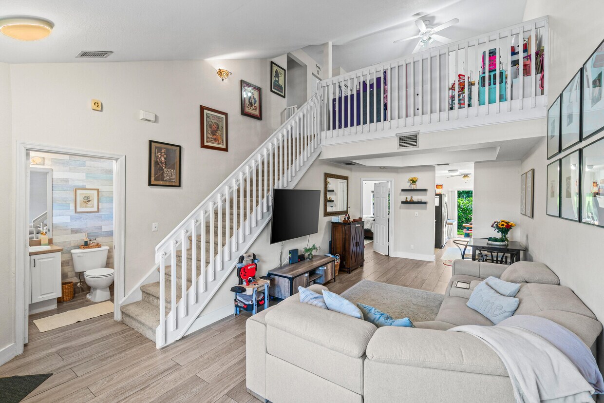 Foto principal - 318 SE 23rd Ave