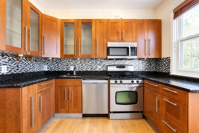 Building Photo - 2811 11th St NW