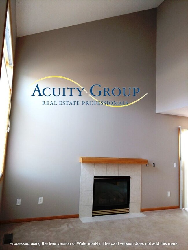 Building Photo - 2BR, 2BA End-Unit Townhome for Rent